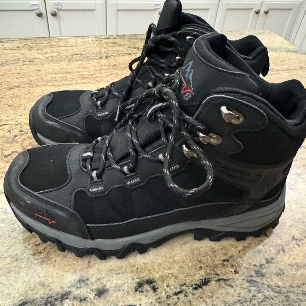 Men's Black Waterproof Hiking/Ski  Boots